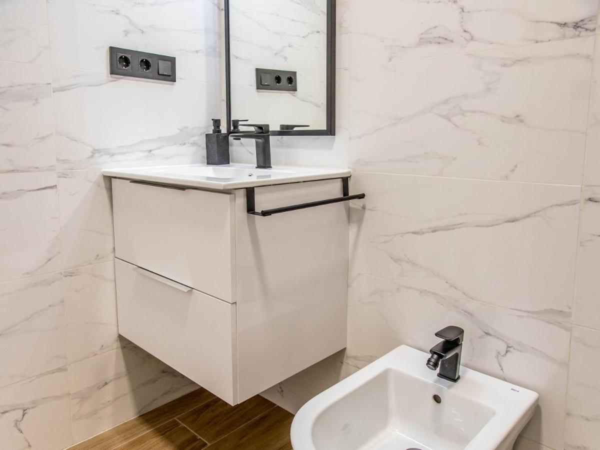 Tuguest Avenida Madrid Lägenhet Granada Exteriör bild